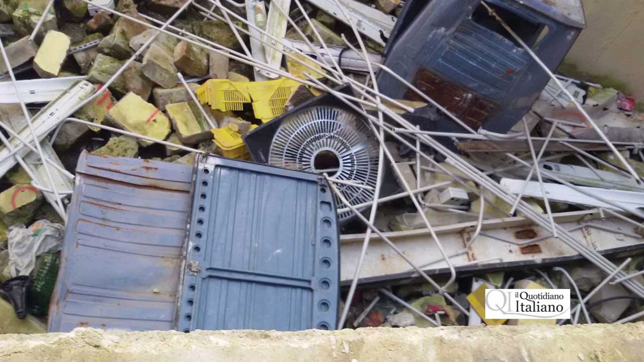 Vergogna Sud Est a Noicattaro, il degrado della stazione