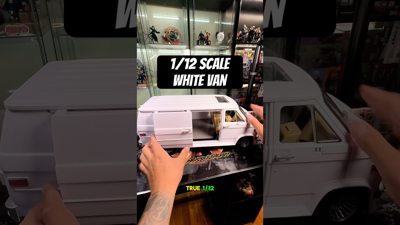Давайте посмотрим на этот белый фургон в масштабе 1/12 от Ramen Toys 🚐