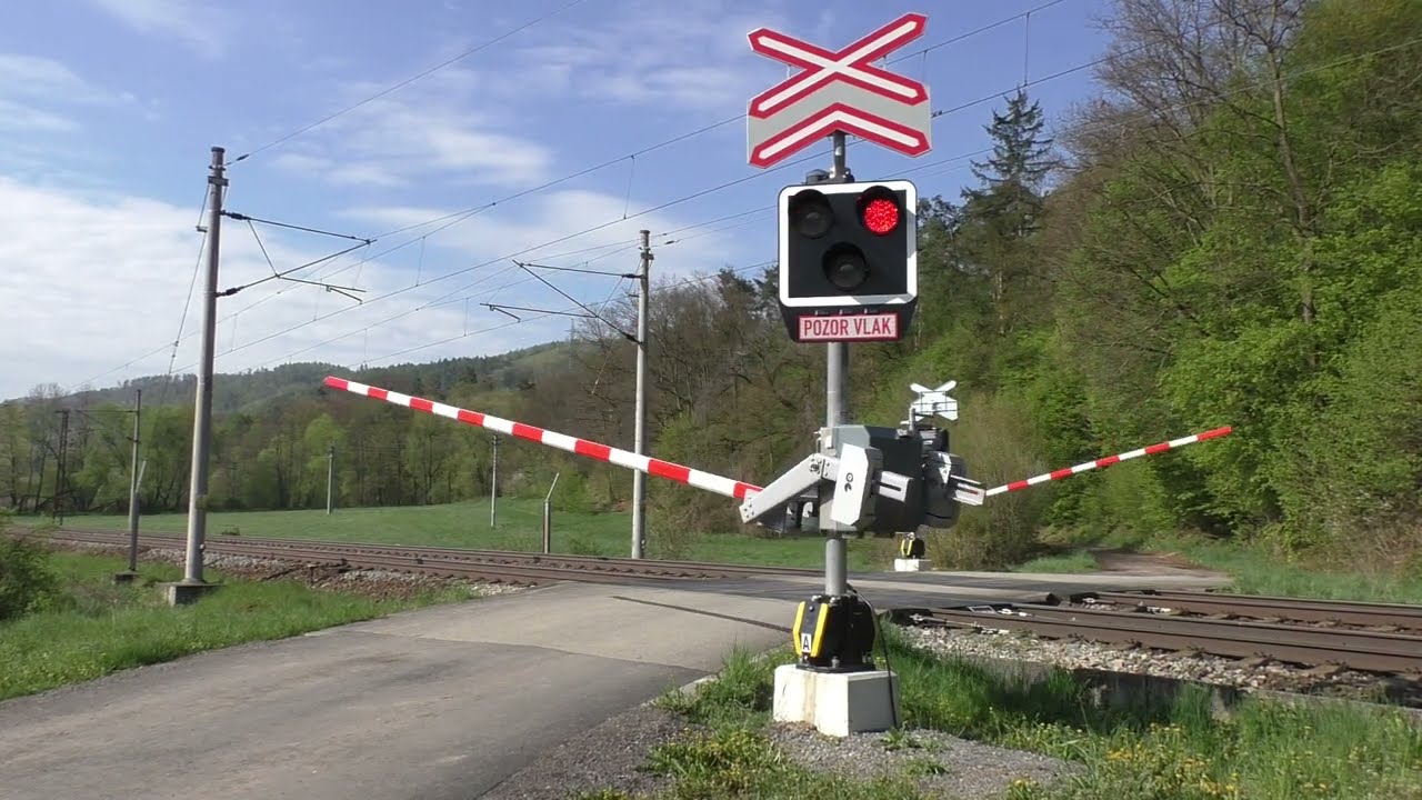 Železniční přejezd Blansko/Dolní Lhota - 30.4.2023 / Czech railroad crossing