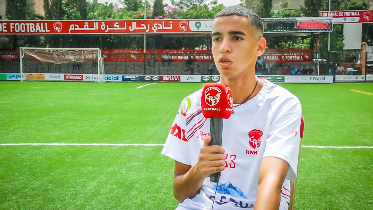 يوسف ايزم لاعب نادي رحال يوقع لشبان نادي اسباني .