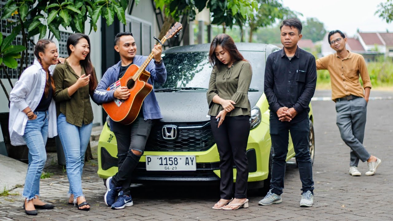 BOS KAYA PUNYA ASET 700 MILIYAR PURA2 JADI PENGAMEN DEMI MENDAPATKAN HATI WANITA CANTIK IDAMANNYA !!