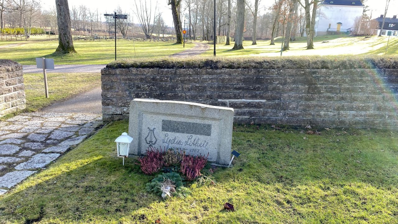 Kumla kyrkogård - Lydia Lithell