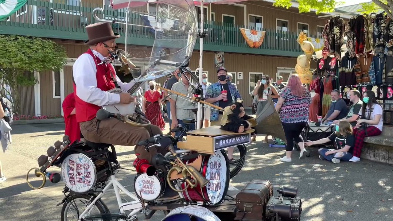 One man band, Stilt Walker and Bandwagon Eric Haines