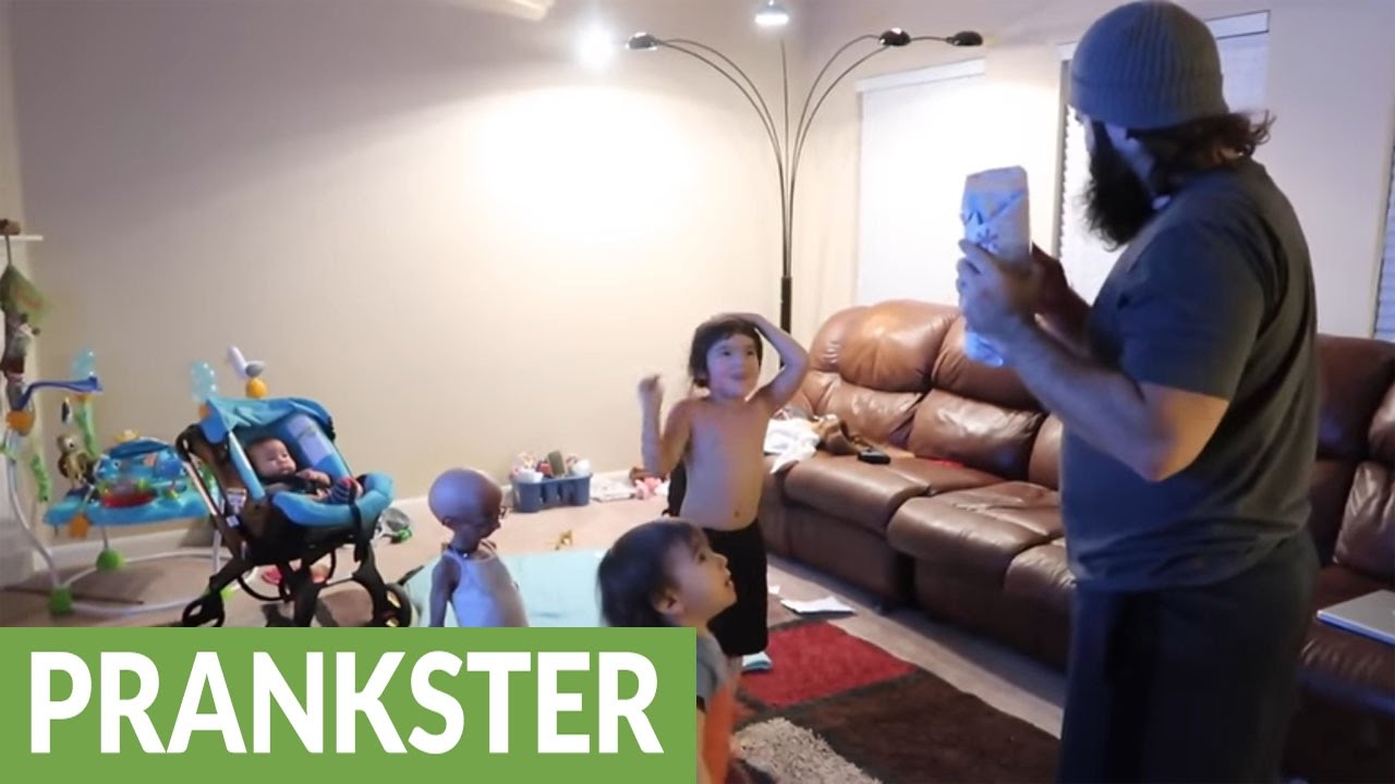 Dad pranks kids, throws Christmas 