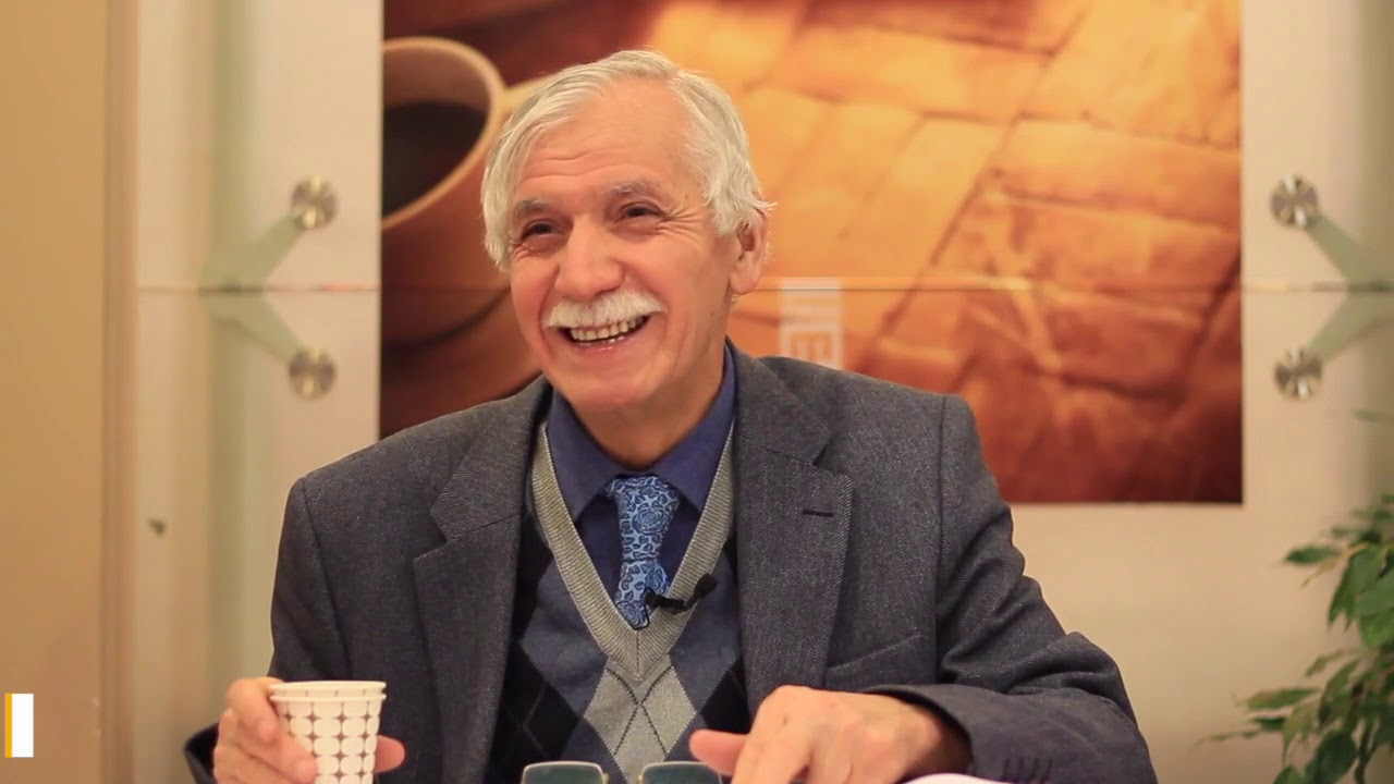Dursun Gürlek İsmail Hami Danişmed'i anlatıyor. #KitapKahveSohbetleri