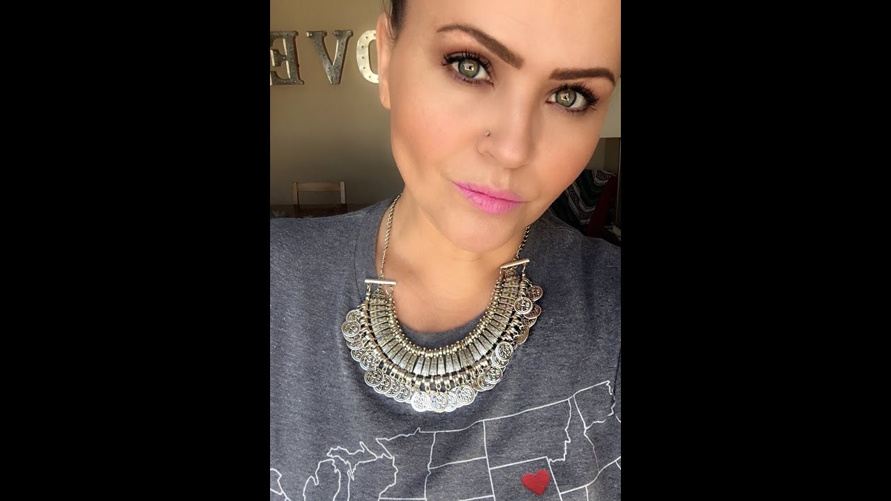 HOODED EYES | CORRECTIVE EYESHADOW | BRECKHOUSE