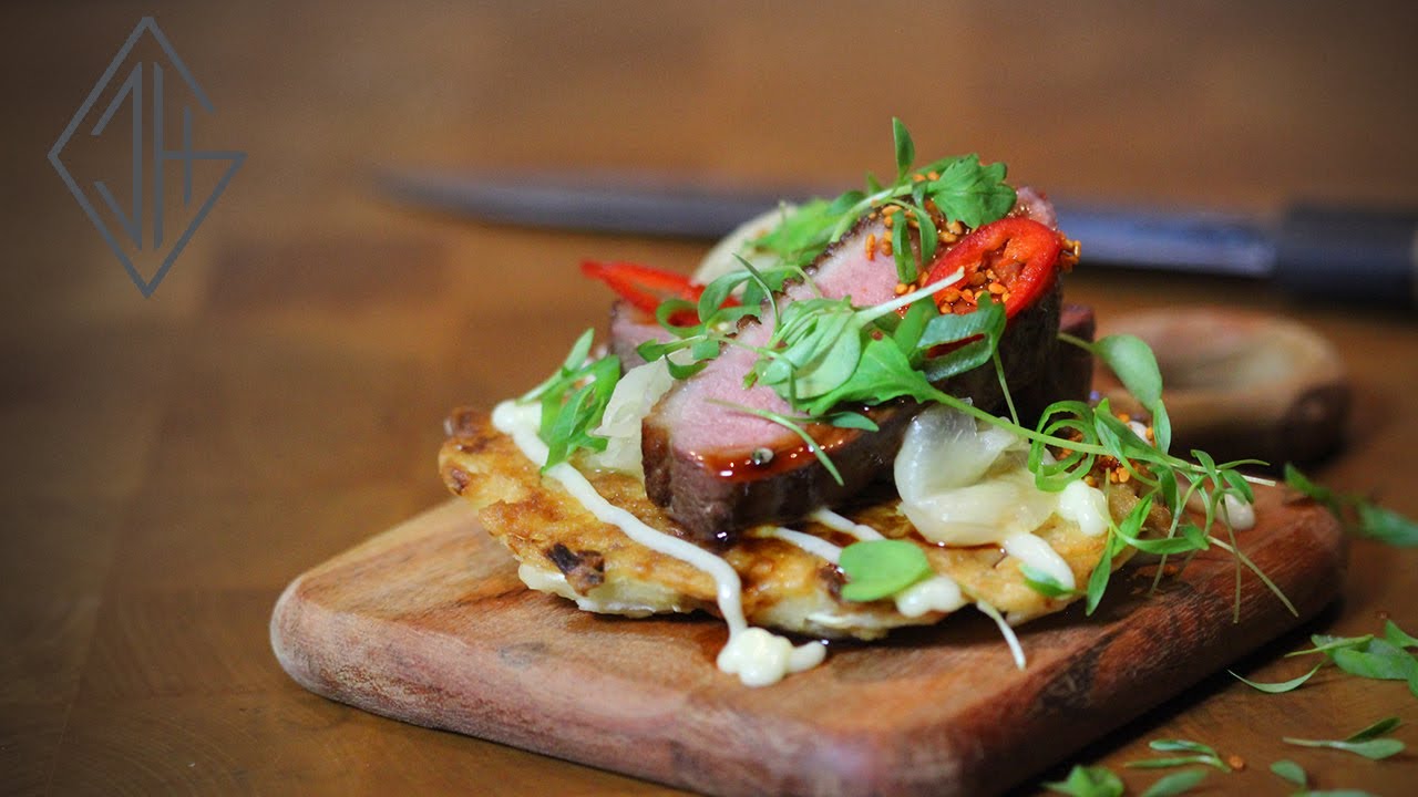 Okonomiyaki med ankbröst, eelsås och japansk majonnäs