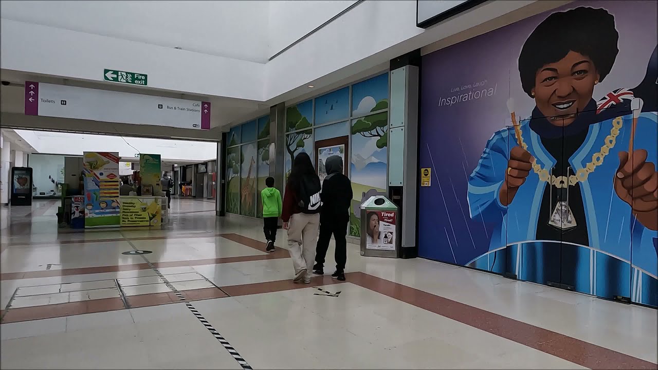 Virtual Tour Of The Queensmere Shopping Centre - Slough High Street - May 2022 | kittikoko