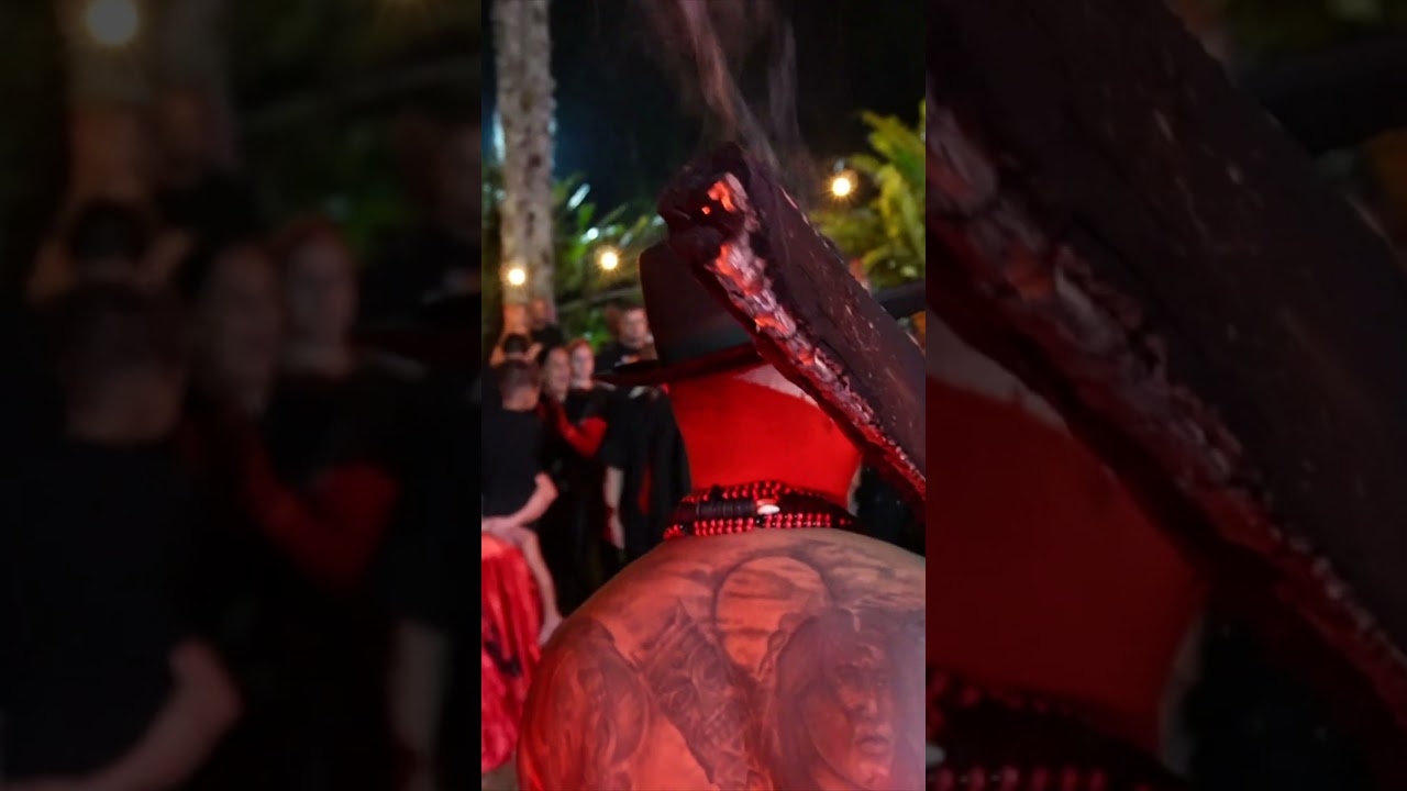 Exu Marabô pega madeira em BRASA 