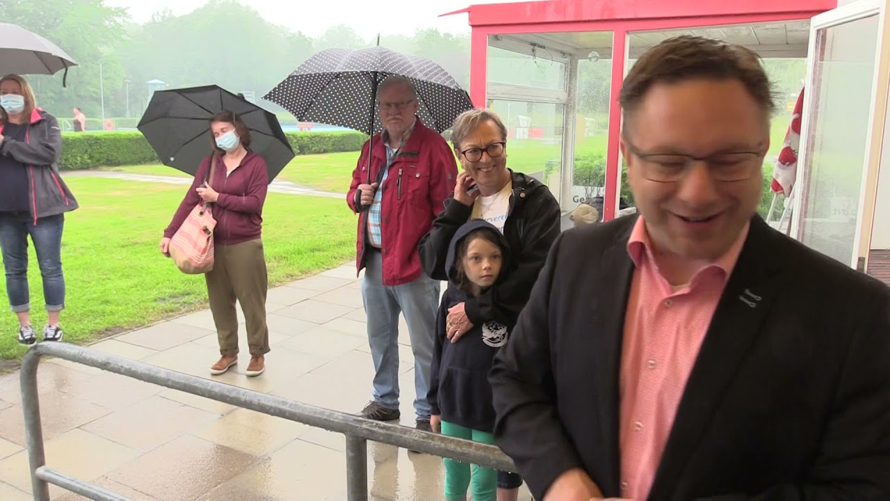 Schwimmbaderoeffnung Jever 2021