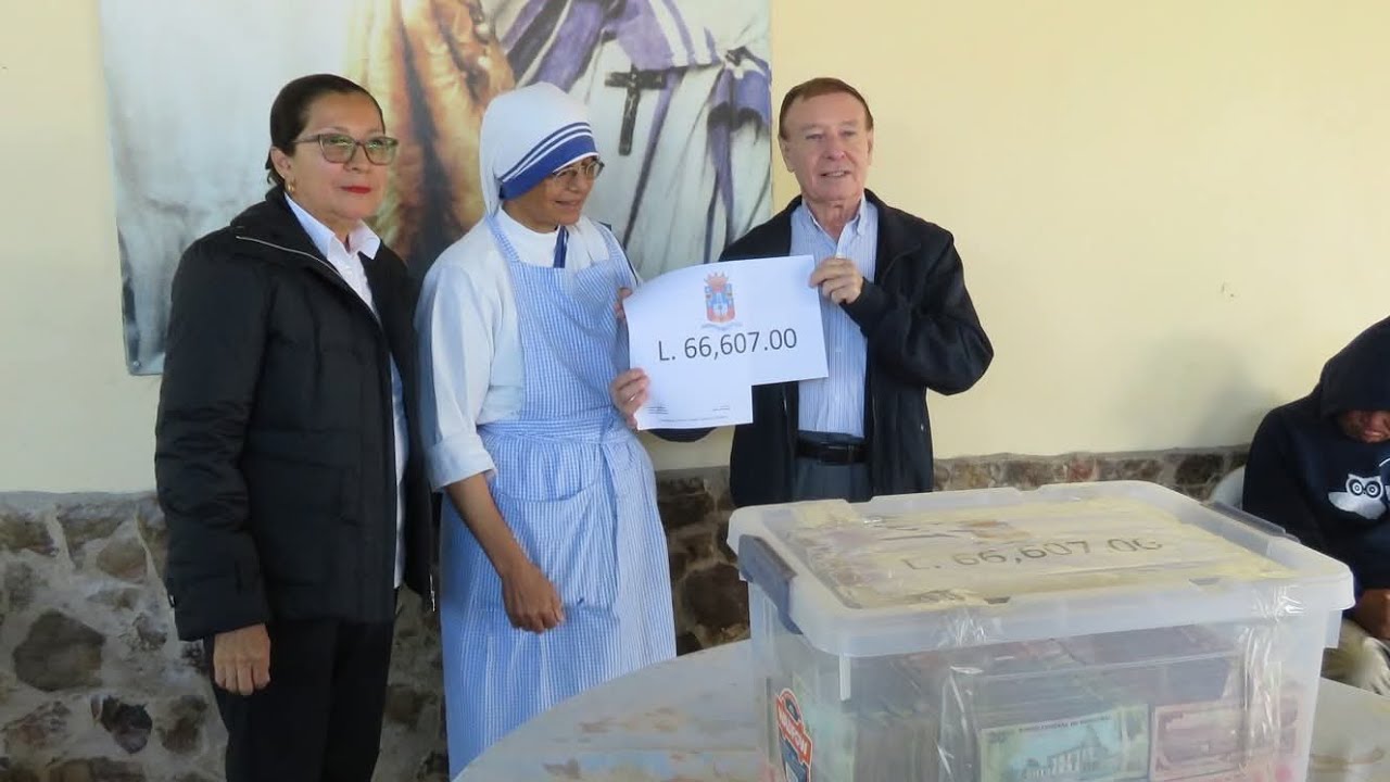 Alcalde Carlos Miranda entrega al Asilo de Ancianos dinero ofrendado al Niño Dios en Paseo Navideño