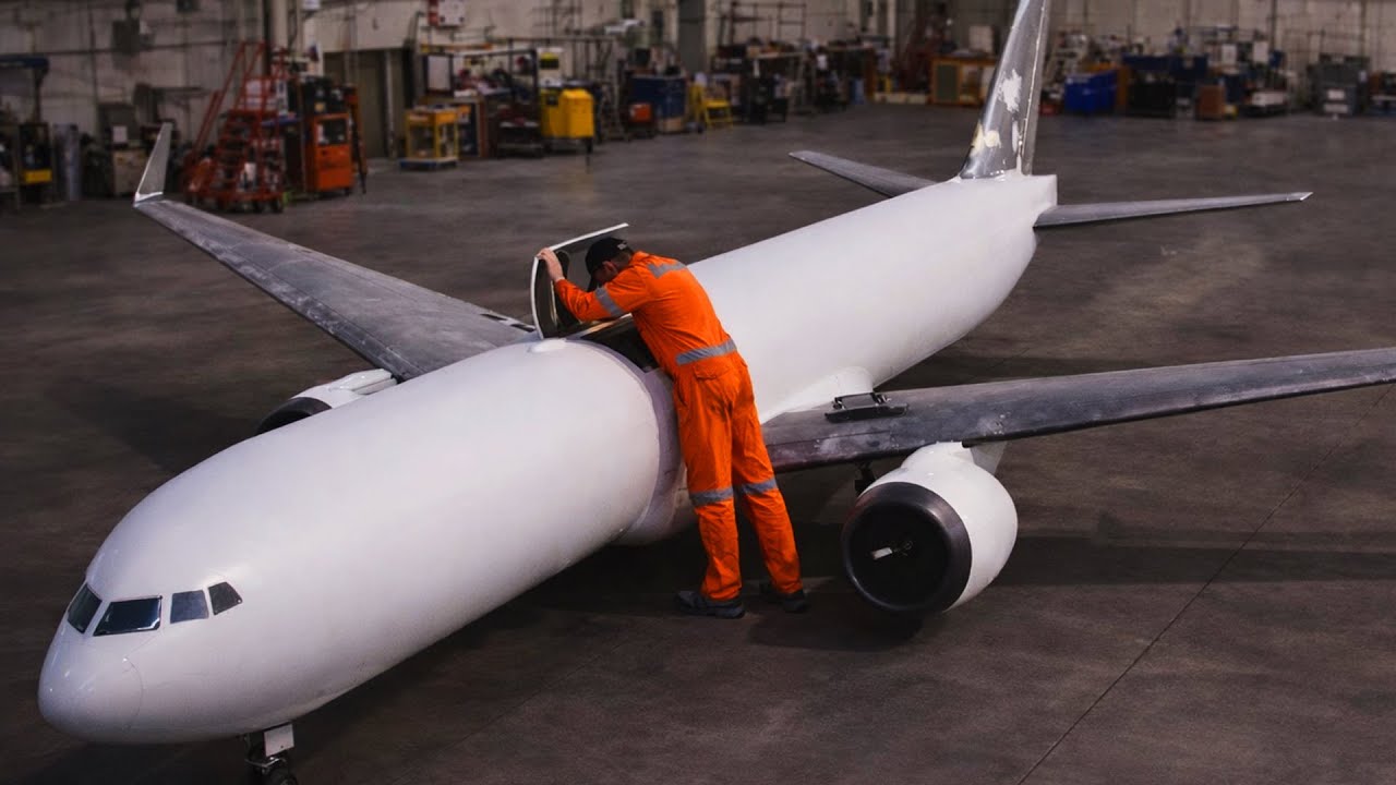 A Man Builds The World’s Largest Remote-Controlled Boeing 777X Aircraft | By @RamyRC