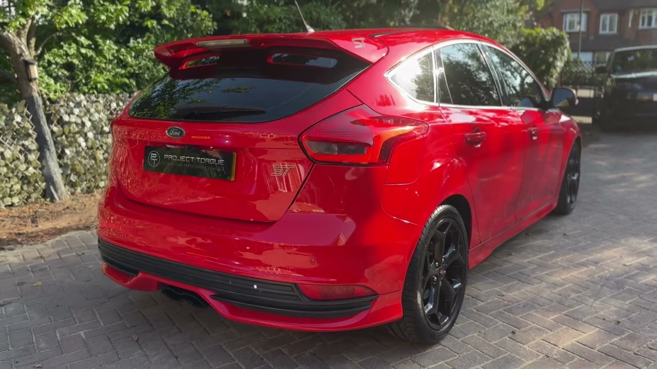 Ford Focus ST-3 | Racing Red.