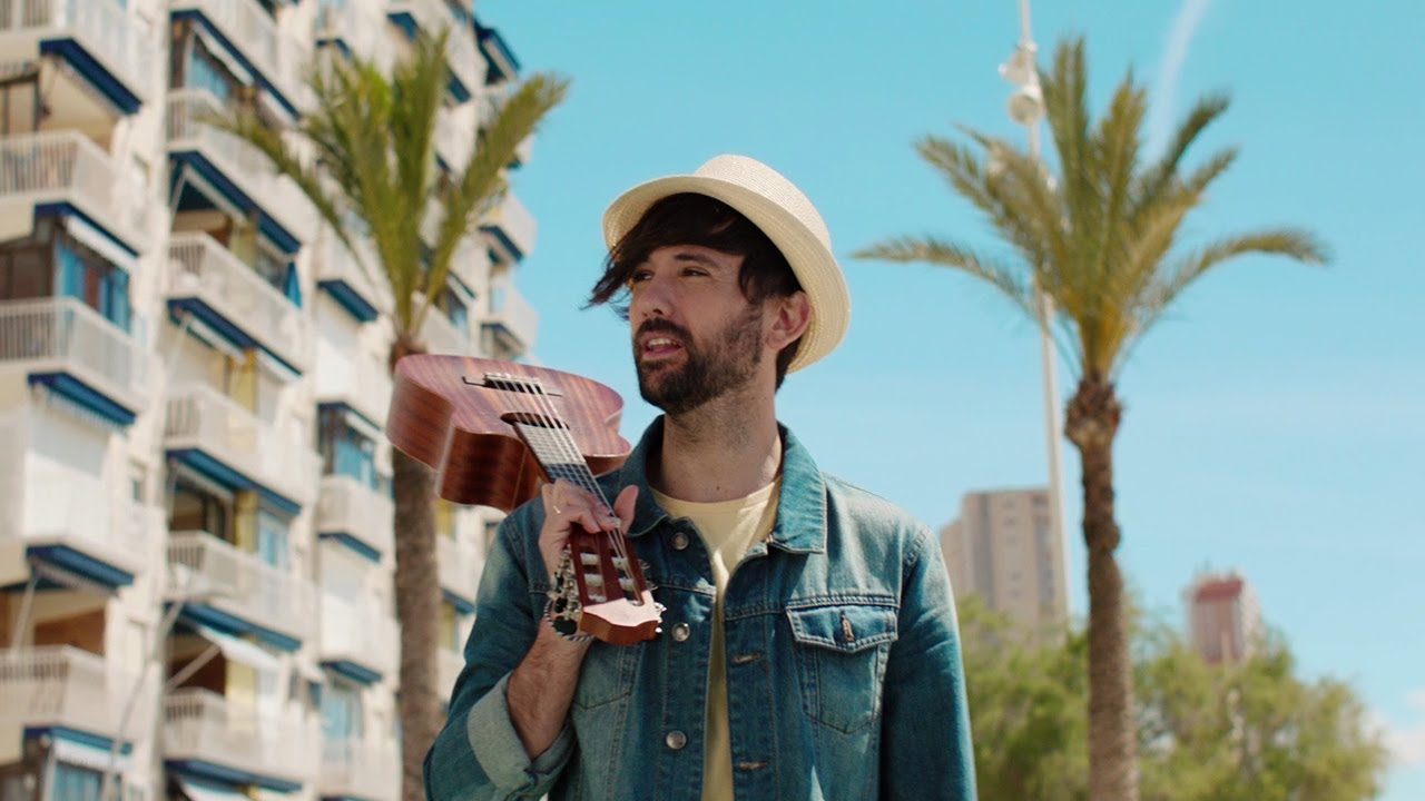 Sal a la Calle - Videoclip