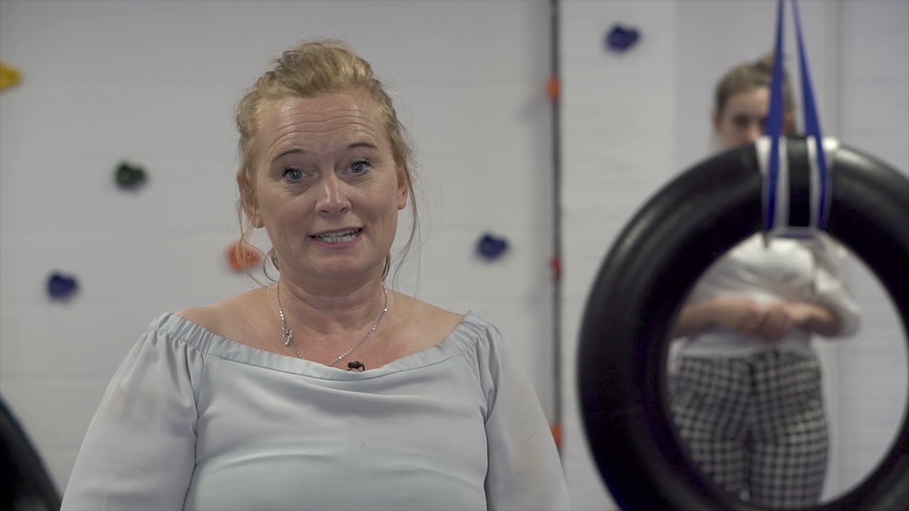How does the Tube Swing work? Watch our Southpaw demo