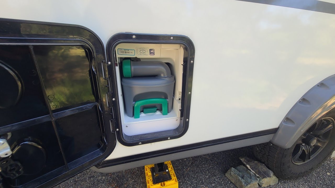 How I stealth dump my T@b 320s cassette and grey water while at camp.