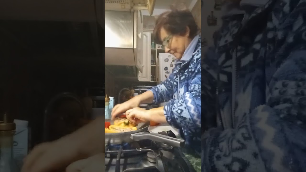 Peperoni ripieni di carne 😋😋😋 in padella