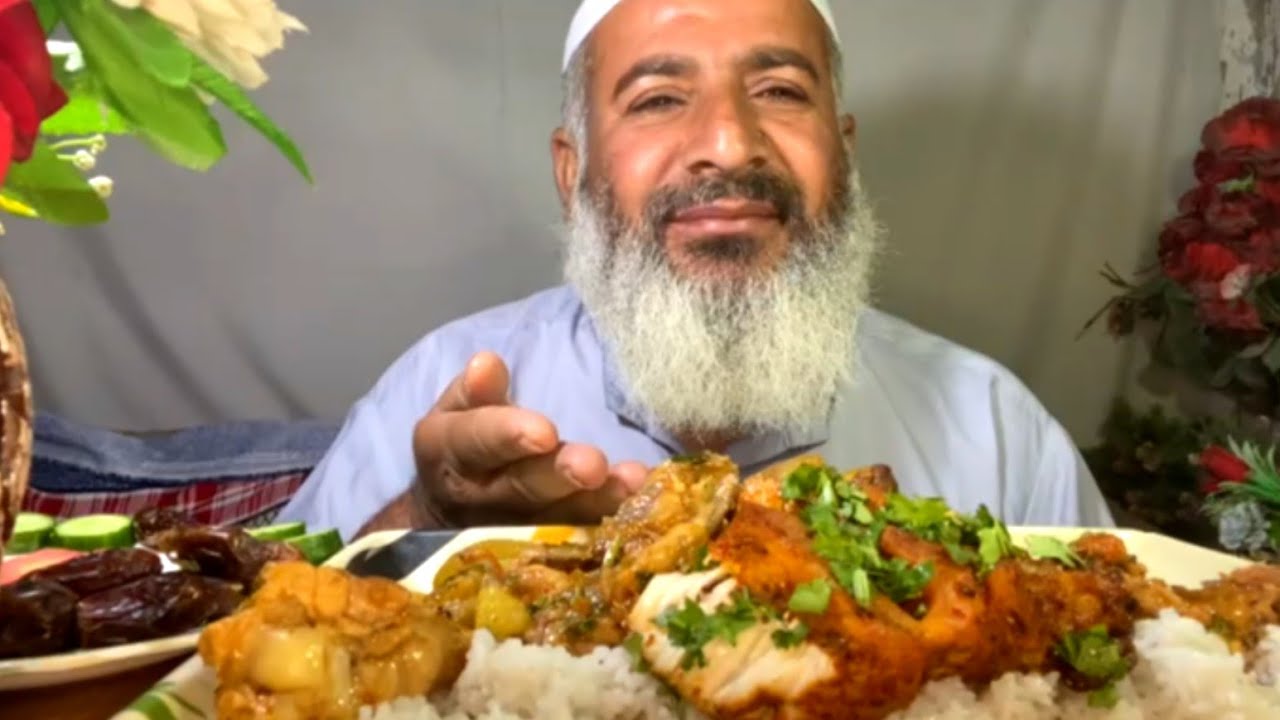 White Chaval Aur Murghi Ke Salan Aur Murghi Ka Pease Aur Khajor | Molvi Eating 