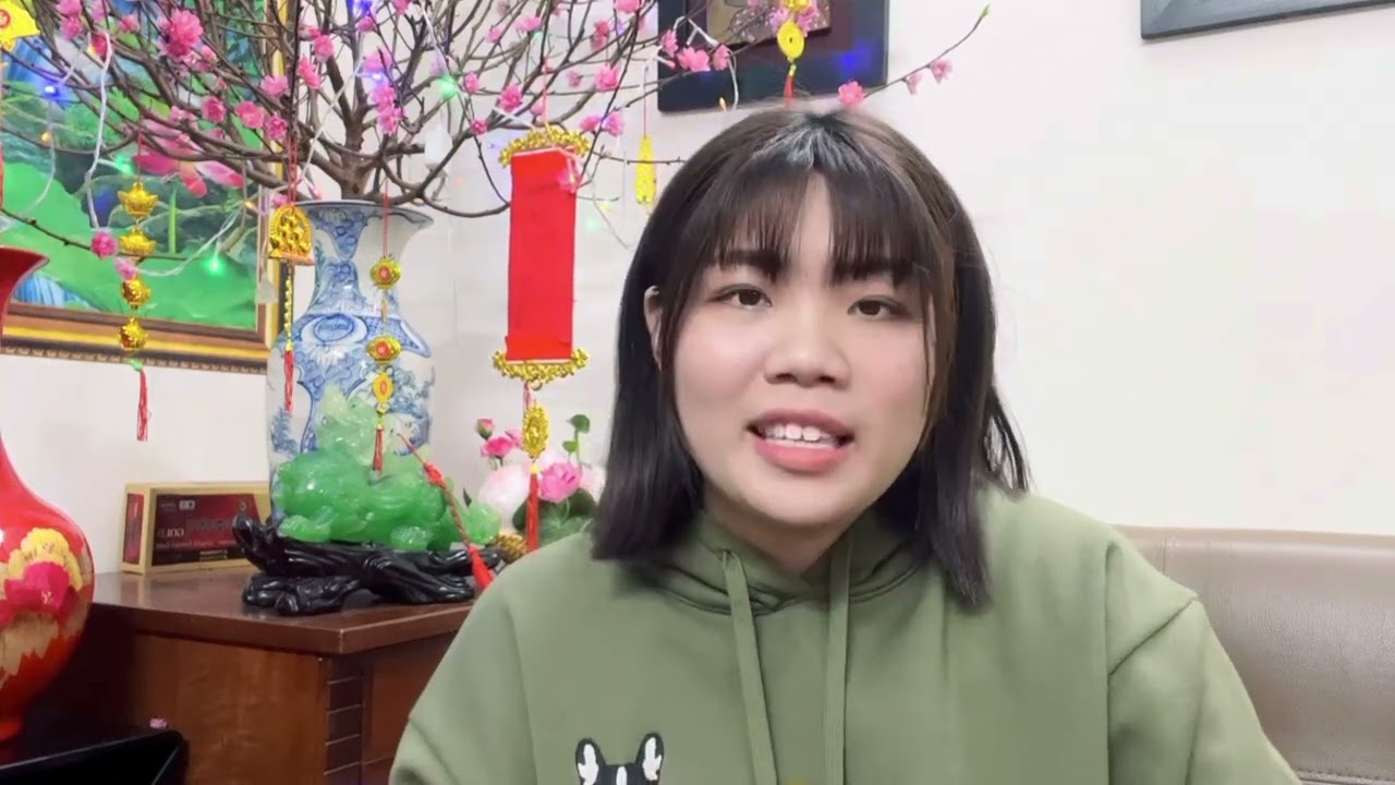 Giới Thiệu Về Gia Đình Nội Ngoại Hai Bên Và Căn Nhà Ở Việt Nam của Bố Mẹ