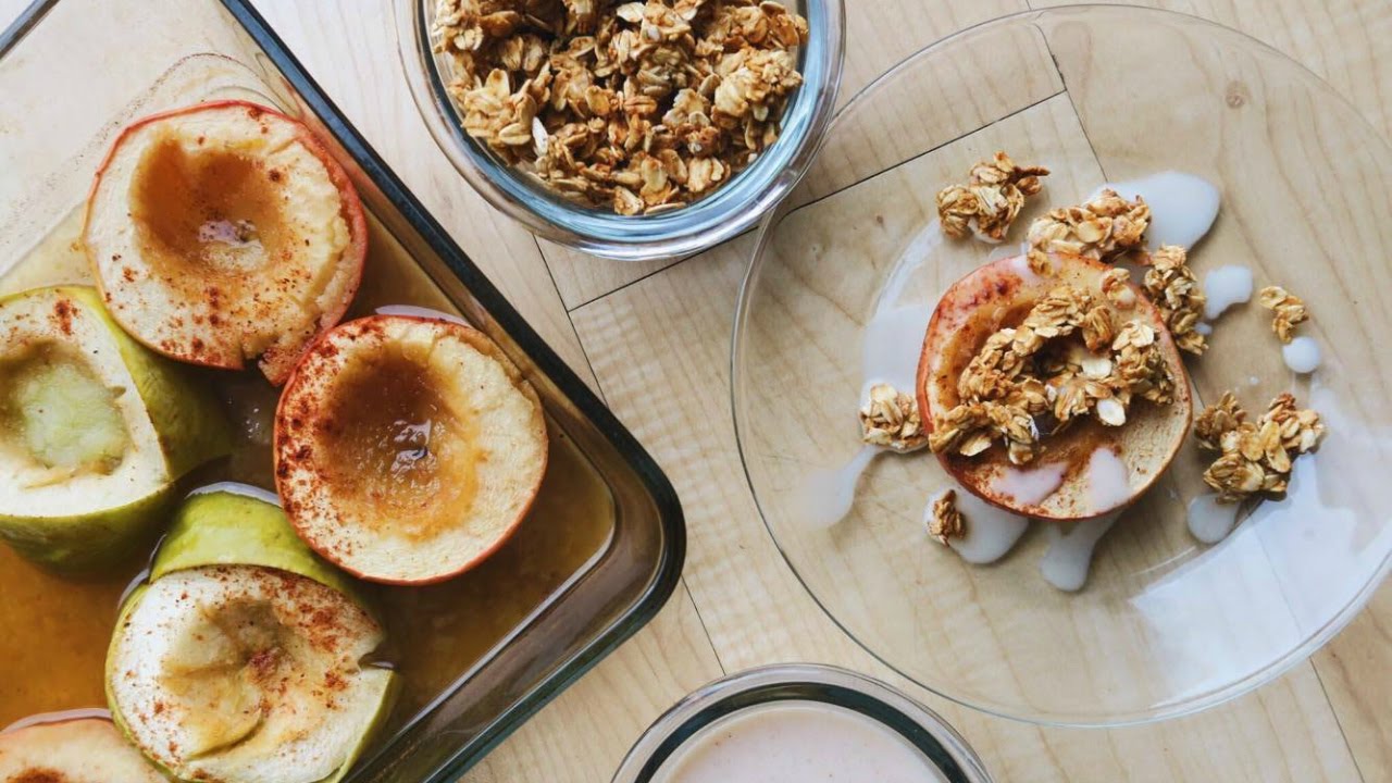 Baked Chai Apples + Oat Crumble  • VEGAN Thanksgiving Recipe