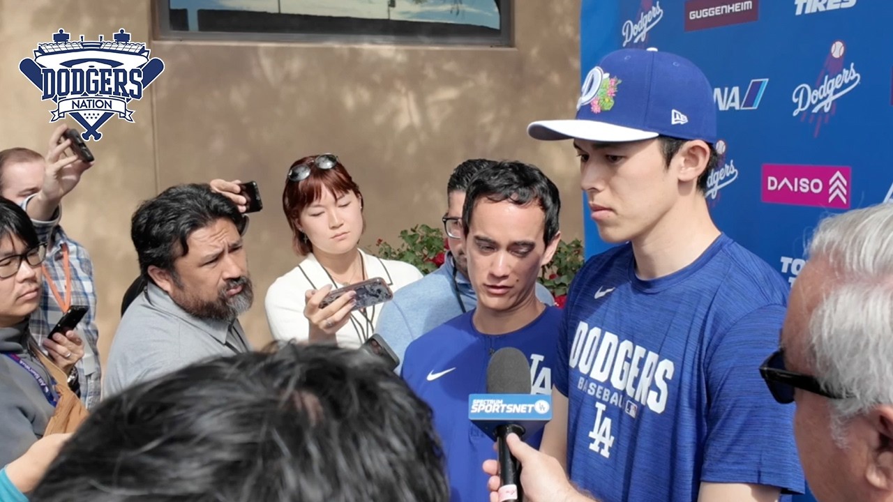 Roki Sasaki Reacts to Throwing First Live BP, Finding Third Pitch, Role This Season & More!