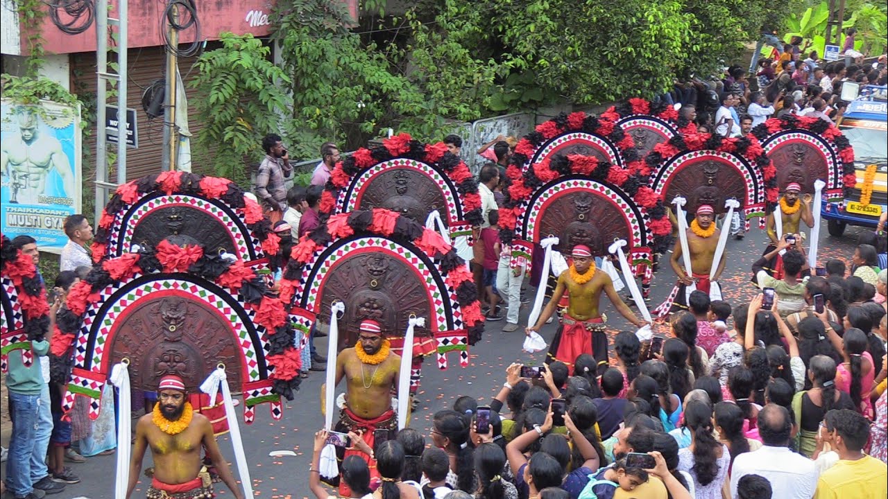 തൈപ്പൂയ കാവടിയാട്ടം / ചെറായി പൂരം 2024 / Thaipooyam Kavadiyattam Cherai Pooram 2024.