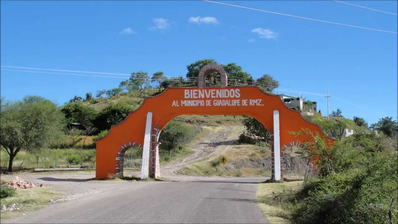 LOS CADETES DE LINARES - EL CORRIDO DEL BOLILLO