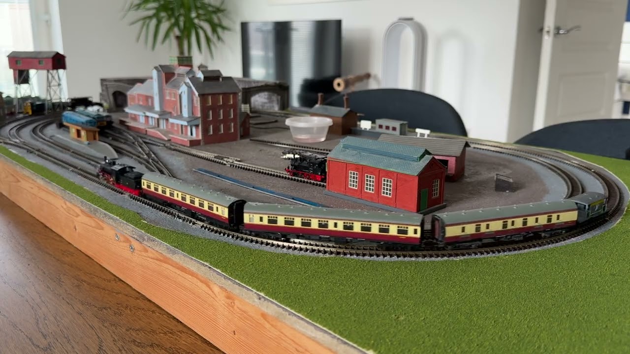 Fleischmann Piccolo 7124 (537752) – N Gauge Running Test After Service