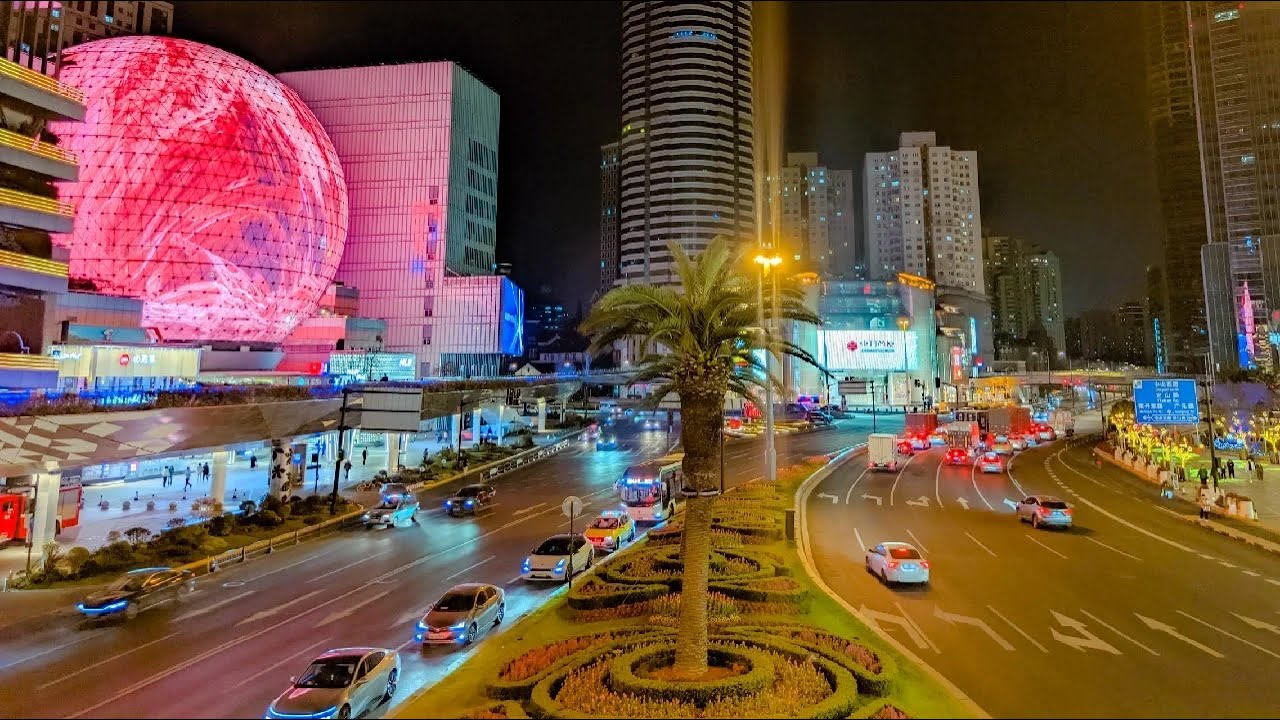 Walking around the Xujiahui commercial district in Shanghai at night🚶🎑