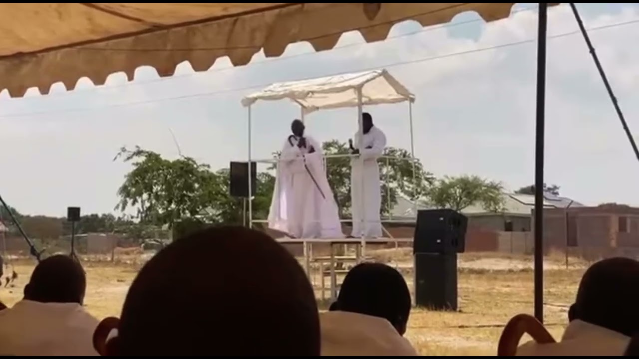 Bishop AK Mwazha  “… kunamata hakusi nyore zvikuru isu tine tsvimbo pamafudzi“