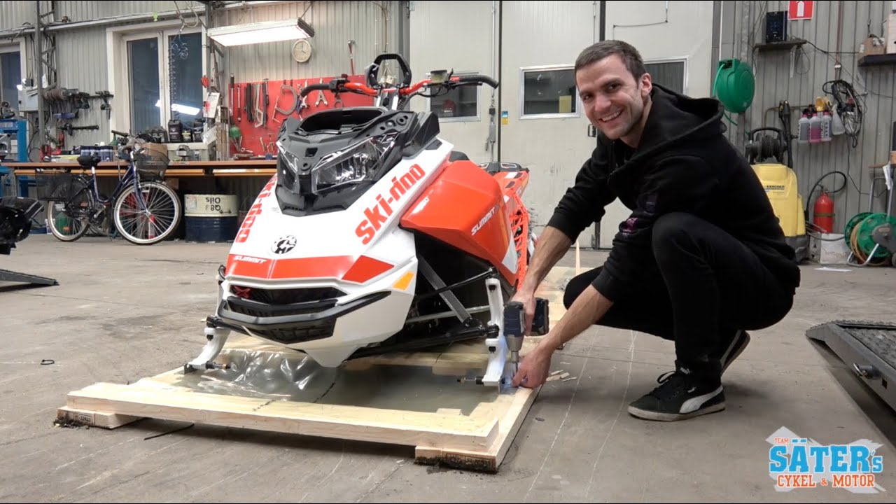UNBOXING 2020 SKI-DOO SUMMIT X WITH EXPERT PACKAGE!
