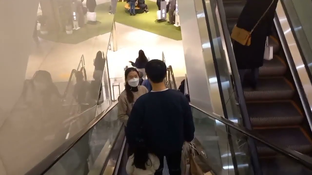 설날연휴특집 부산 남포동 롯데백화점 광복점 에스컬레이터 escalator 11층에서  1층으로 내리막 답사기