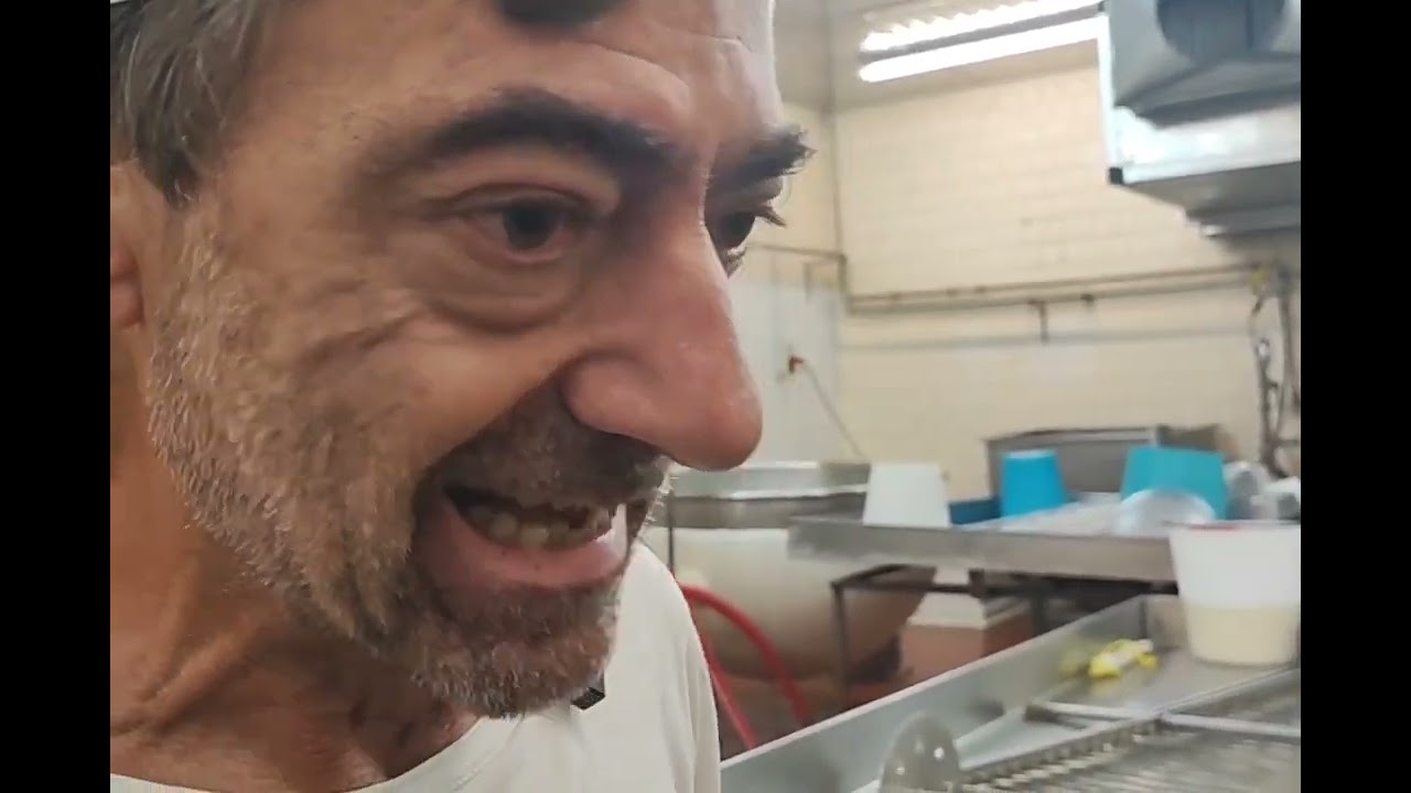 Formaggina di Osmate come si produce @ilmangiaweb Cesare Ribolzi caseificio Norden di Osmate (Va)