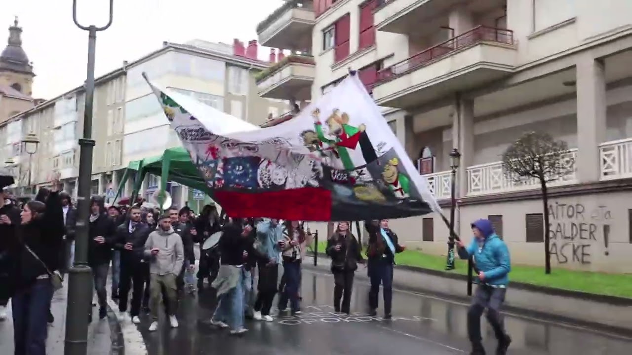 26/03/14 Iruñeako Peña Alegriako kideen kalejira