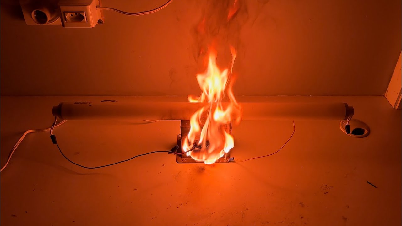 Lâmpada fluorescente VS transformador de microondas