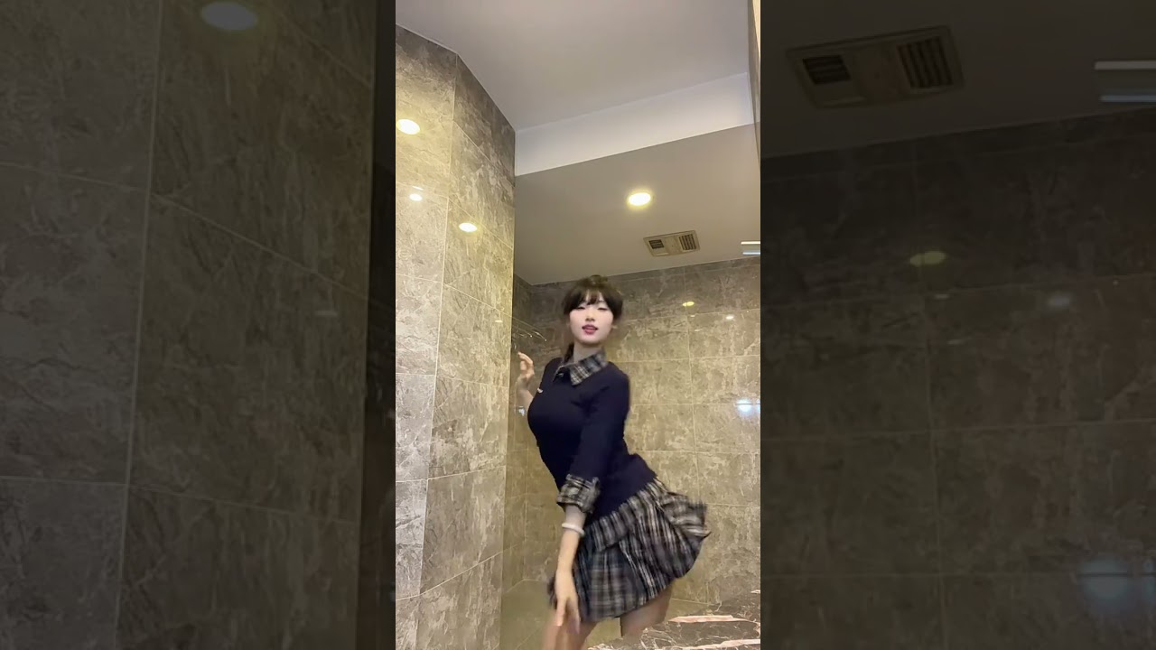 滴滴#卡点舞 #汽车摇摆舞 #扭胯舞 #慢摇