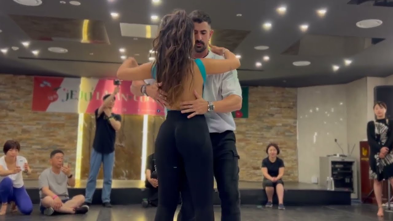 Jay Wheeler - Me Enamoré / Kike Utrera - Myrto Misyri