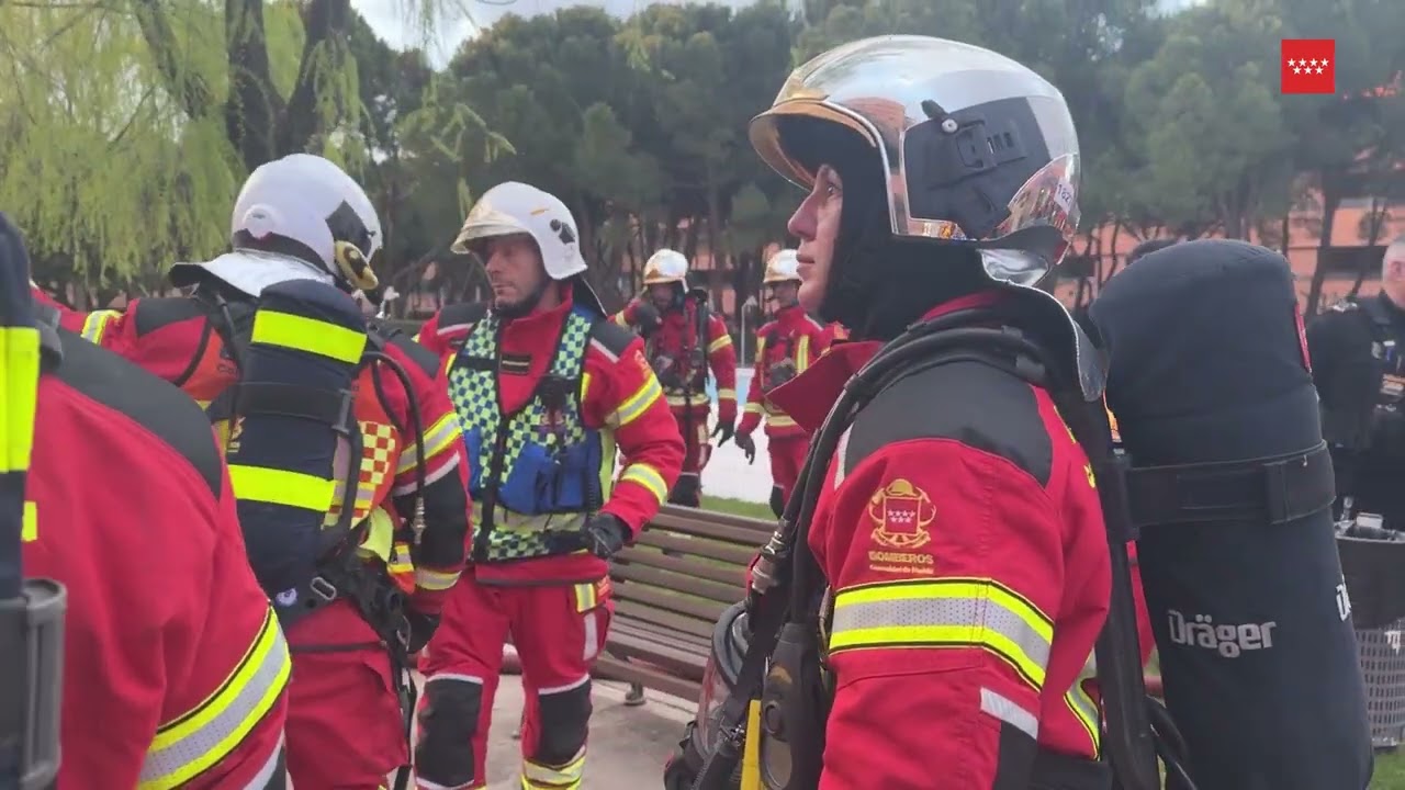 Los #BomberosCM extinguen un incendio de vivienda en Pozuelo de Alarcón 