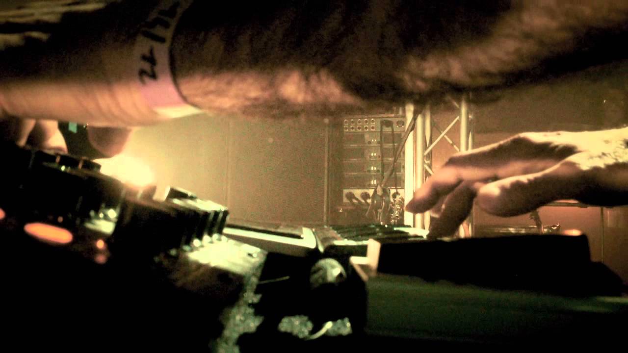 Ofeliadorme - Stuttering Morning (alternative version) + Brussels (live at Estragon Club)