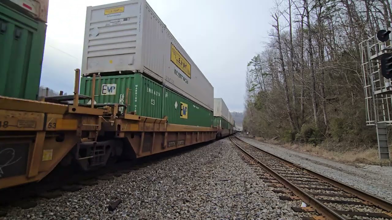 Norfolk Southern 29A with mixed stacks and racks heading South thru Harriman Junction.