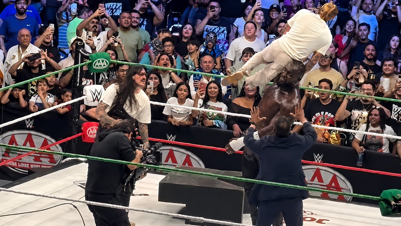 Rey Mysterio suspended Omos from AAA for trying to chokeslam him