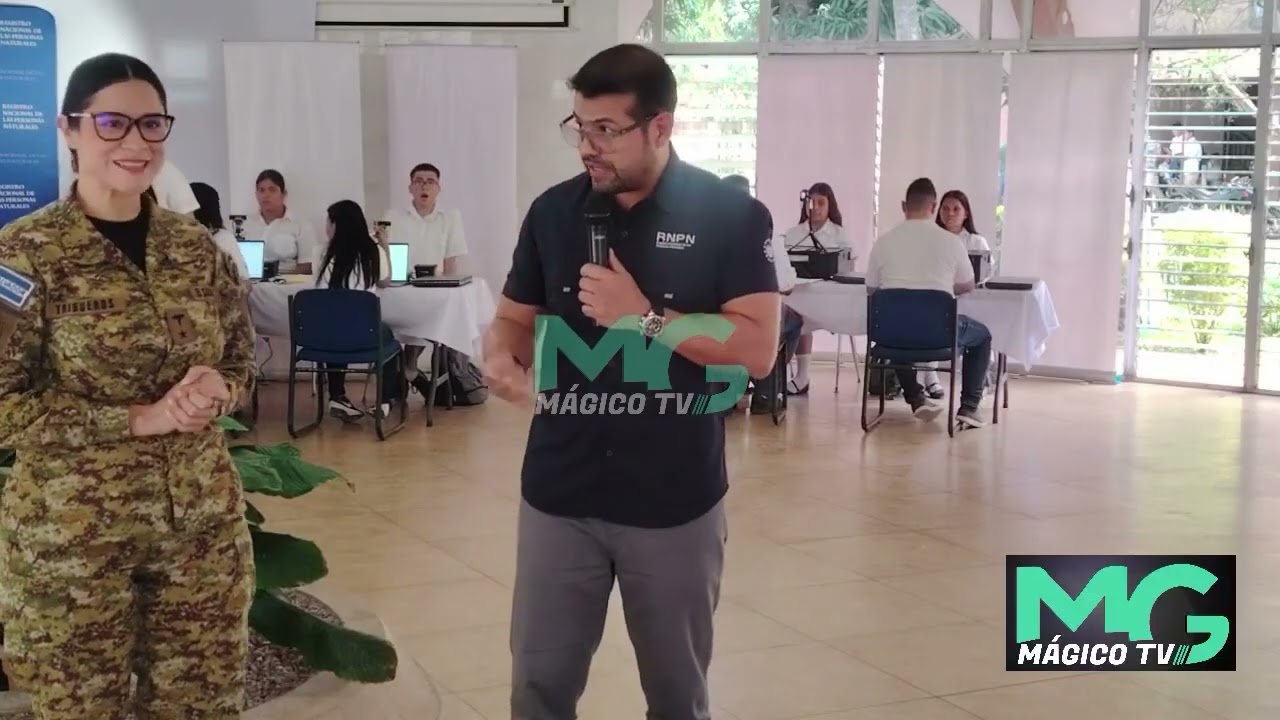 Ministra de Educación junto al director ejecutivo del RNPN brindan detalles sobre