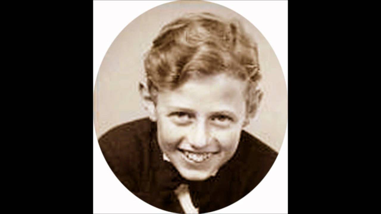 Preben Torntoft (boy soprano) singing A Perfect day.wmv