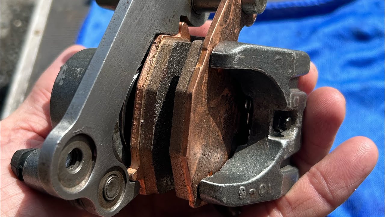 Zx9r rear calliper rebuild #zx9r #kawasaki #zx9rninja