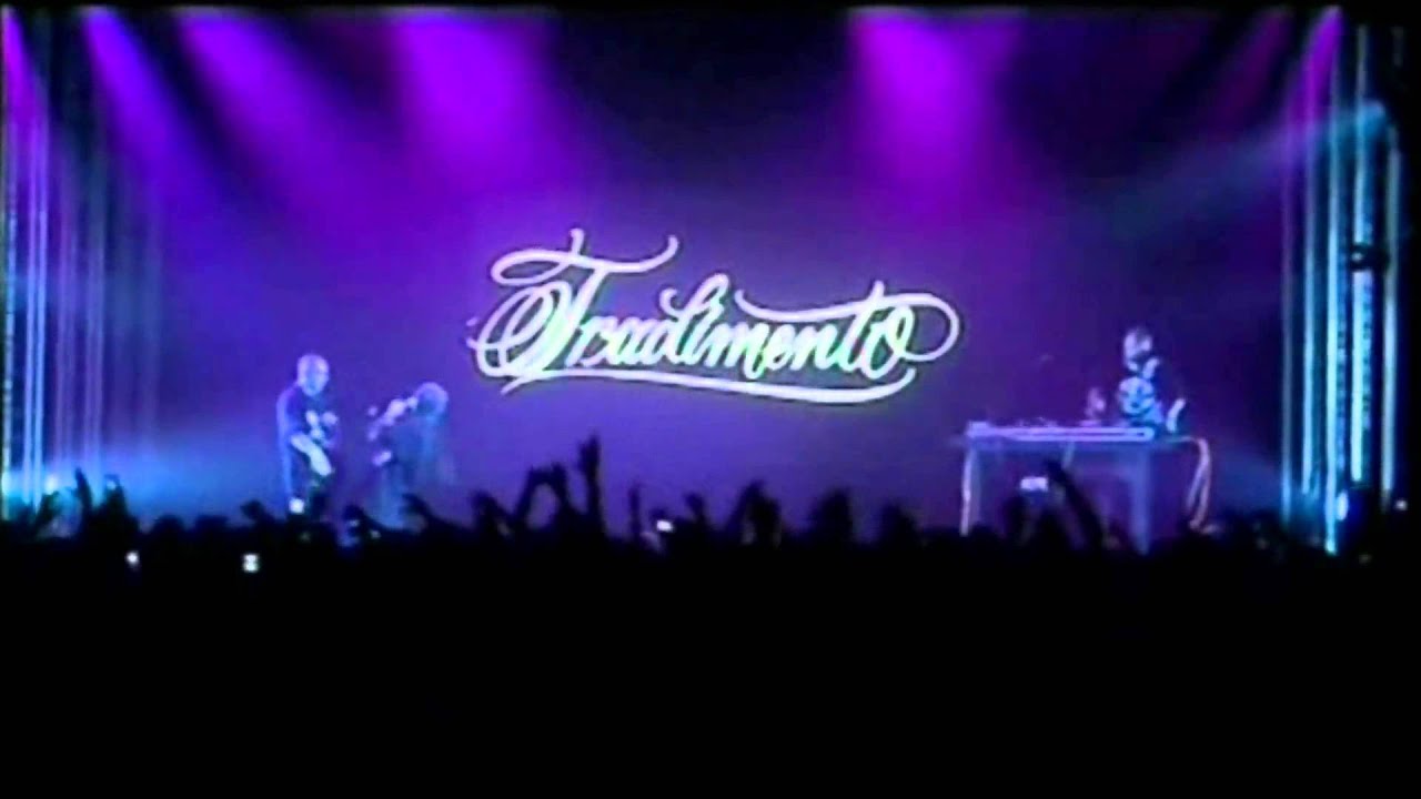 Fabri Fibra-Su le mani (live alcatraz 2006)