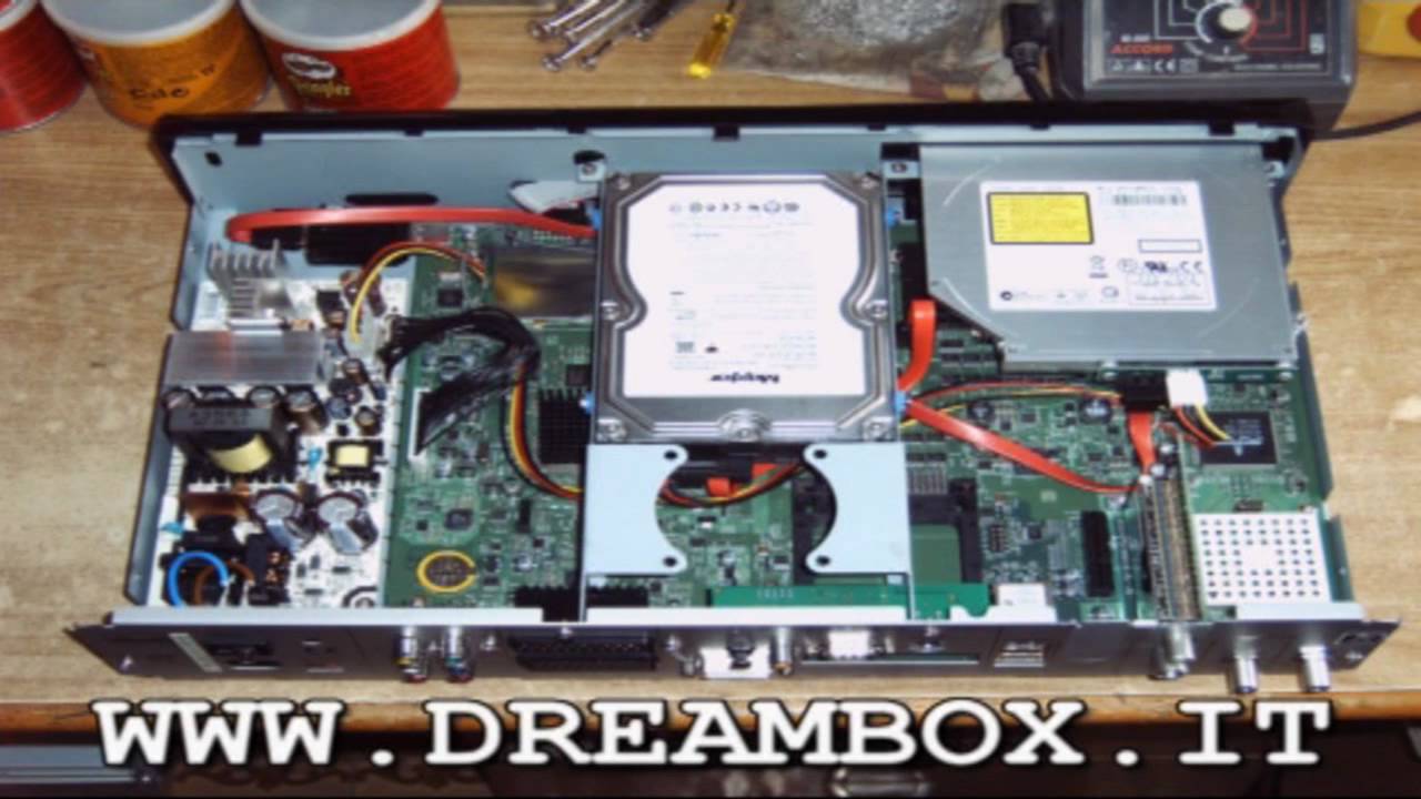 Dreambox DM8000 ... unpacking + montaggio HD, DVD, ventola e Tuner DTT