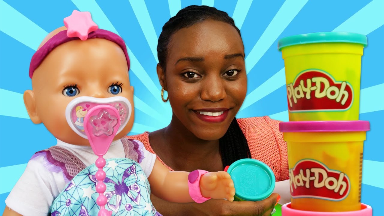 Let's make colorful toy shoes, a headdress and a bracelet for Baby Emily doll from Play-Doh toys.