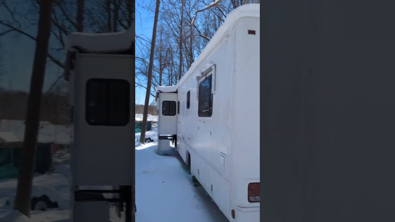 Winter Snowstorm Across the East Coast (North Carolina, February 1, 2026)