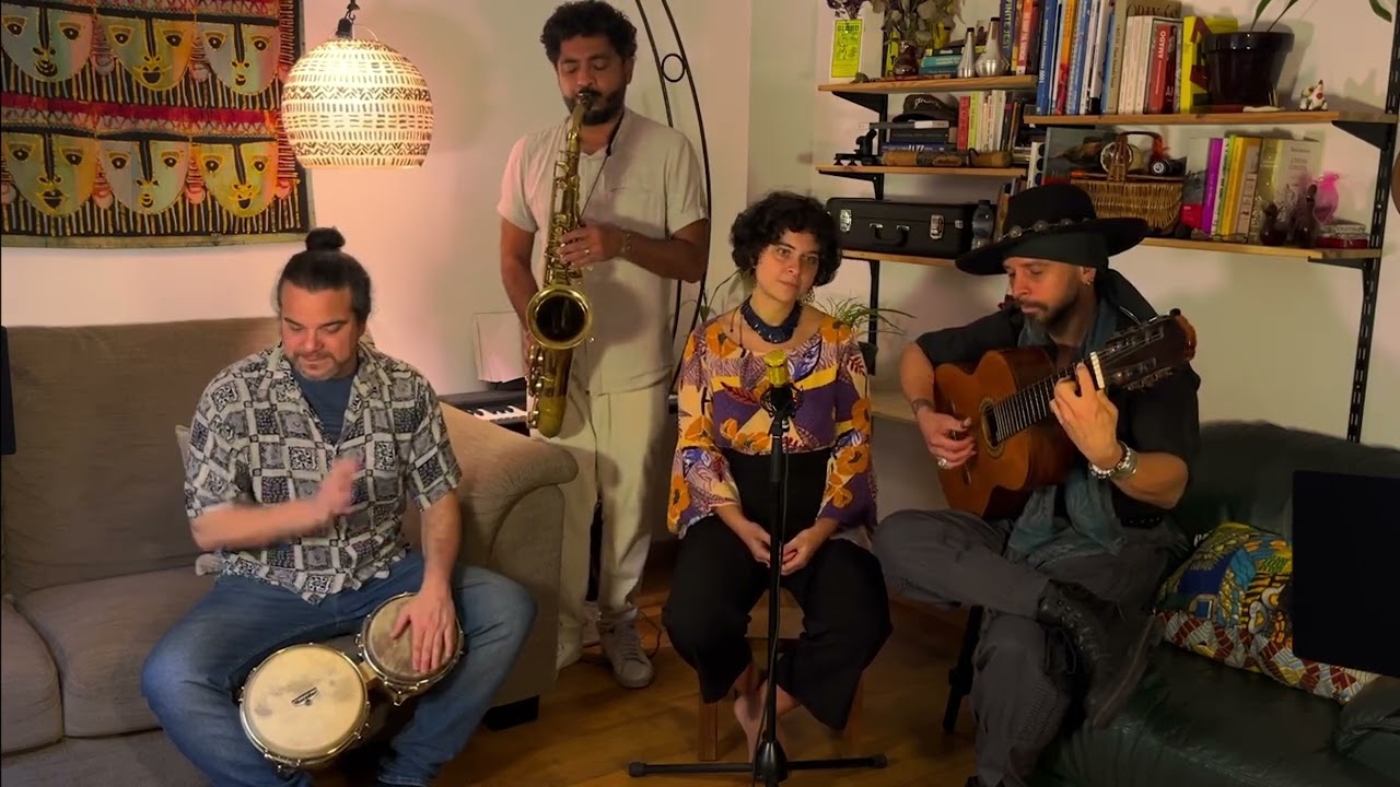 Los Tipicos De Alfama - Dos gardenias (Isolina Carrillo)