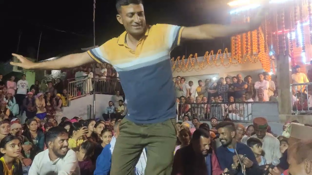 गजब की पहाड़ी मुजरा नाटी ll Himachali Jaunsari New Viral Pahadi Natti Video ll Pahadinick Studio